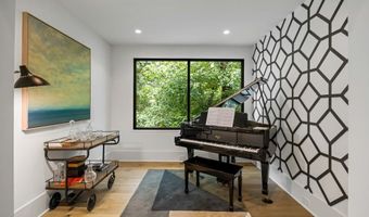 2460 Howell Mill Rd NW, Atlanta, GA 30318