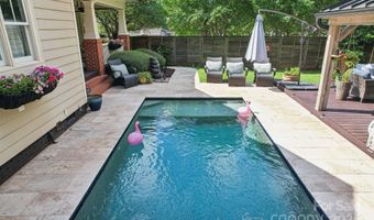 1701 Dearmon Dr, Charlotte, NC 28205