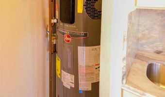 148 HOOMOKU St, Kahului, HI 96732