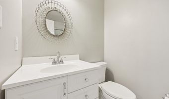3802 IVANHOE Ln, Alexandria, VA 22310
