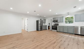 426 Demontluzin Ave, Bay St. Louis, MS 39520