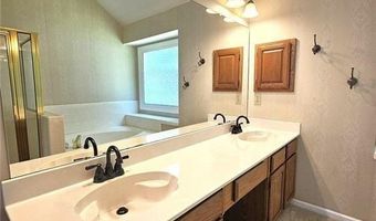 10805 Pinewalk Forest Cir, Alpharetta, GA 30022