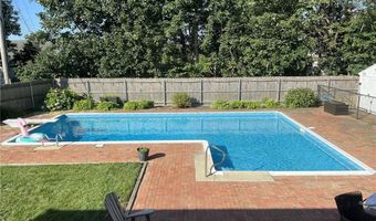 4 Norton Dr, Cumberland, RI 02864