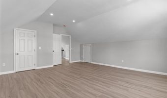 34 Vermont St, Cranston, RI 02920