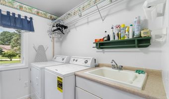 12980 Robinwood St NE, Alliance, OH 44601