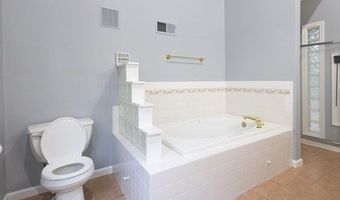 445 Captain Eames Cir 445, Ashland, MA 01721
