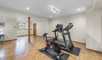 5713 Rosslare Ln, Fitchburg, WI 53711
