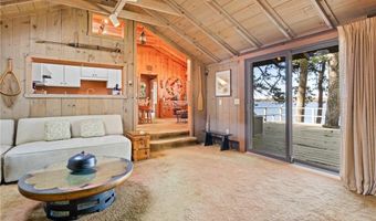 15 George W Finnerty Rd, Barrington, RI 02806