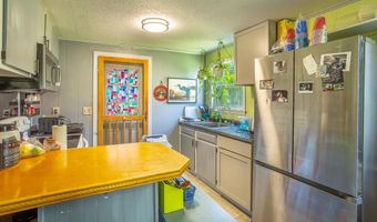 66 8th St, Apalachicola, FL 32320