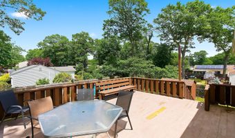 59 Park Ave, Bayville, NJ 08721