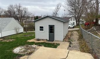 202 N Williams St, Anamosa, IA 52205