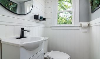 38 Brookside Dr, Cranston, RI 02910