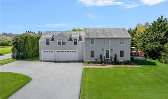 136 Corporate Pl, Middletown, RI 02842