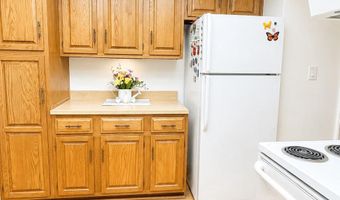2605 KENHILL Dr, Bowie, MD 20715