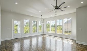 633 COUGAR Dr, Arabi, LA 70032