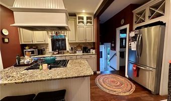 172 Bluff Ave, Cranston, RI 02905