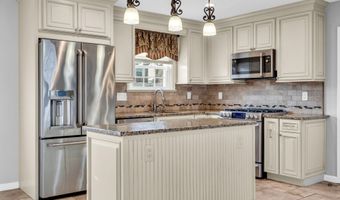 91 Wind Jammer Ct, Bayville, NJ 08721