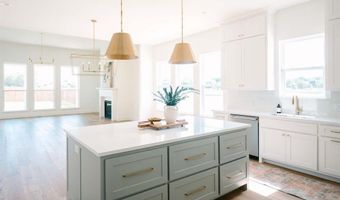 138 Kingfisher Ln, Aledo, TX 76008