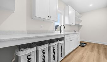 1905 N TAYLOR St, Arlington, VA 22207