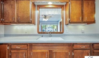 1614 Gateway Dr, Albert Lea, MN 56007