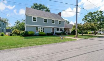 21 Clifton Rd, Bristol, RI 02809