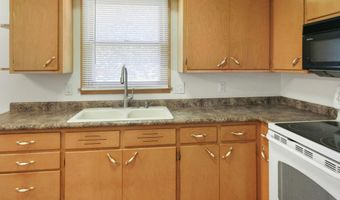 814 S High St, Aberdeen, SD 57401
