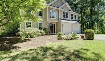 35 Woodsedge Ct, Berlin, CT 06037