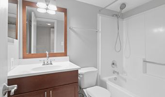 1001 N RANDOLPH St 715, Arlington, VA 22201