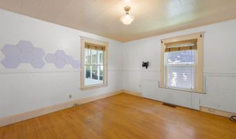 164 7th St, Bangor, ME 04401