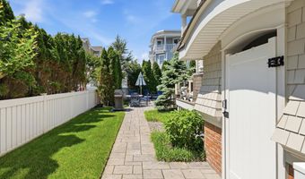 162 75th St, Avalon, NJ 08202