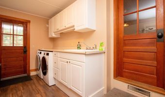 391 Bimson Dr, Barnet, VT 05821