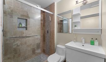 6829 LITTLE RIVER Tpke, Annandale, VA 22003