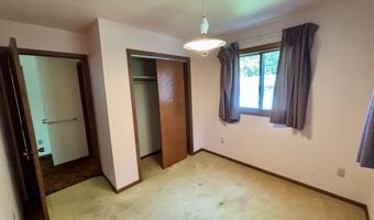 8384 N Broadway, Apple River, IL 61001