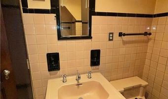 810 3rd St NW, Austin, MN 55912