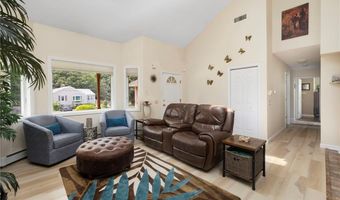 4 Wabasso Ter, Middletown, RI 02842