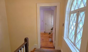 49 Tyler St, Brattleboro, VT 05301