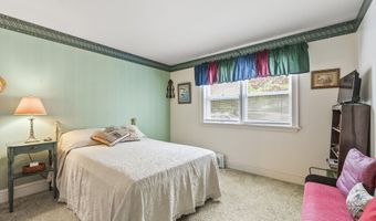 24 Parkwood Dr, Augusta, ME 04330