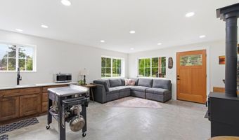 92 Bluebird Ln, Clark Fork, ID 83811