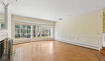 28 S Hill Dr, Cranston, RI 02920