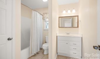 6 Mulberry Dr, Arden, NC 28704