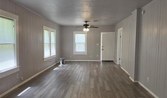 609 W 5th St, Ada, OK 74820