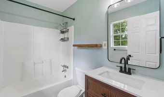 27 Chantilly Ter, Bay St. Louis, MS 39520