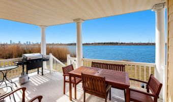 2070 W Riverside Dr, Atlantic City, NJ 08401