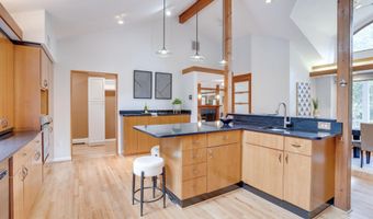 8604 TOBIN Rd, Annandale, VA 22003