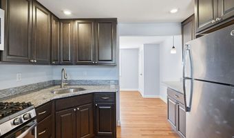 18-20 Genetti Cir, Bedford, MA 01730