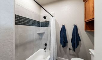 140 Wood Valley Dr, Adkins, TX 78101