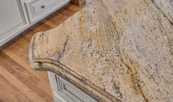 99 Holly Ln, Bayville, NJ 08721