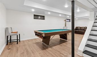190 Auburn St, Cranston, RI 02910