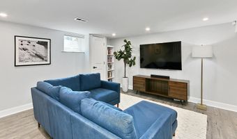 5029 22ND St S, Arlington, VA 22206