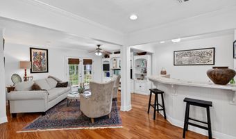 514 Sunset Dr, Bay St. Louis, MS 39520